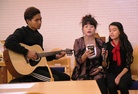 Ruben Rahlan, Huong Rahlan-Kallio ja Saara Rahlan esittivät kauniin joululaulun.