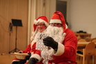 Paikalla vieraili joulupukki muorineen. (c) Milja Raitanen
