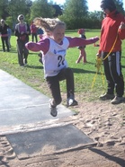 T7-sarjan pituushypyssä Sofiia Westerlund venytti tuloksen 245 cm.